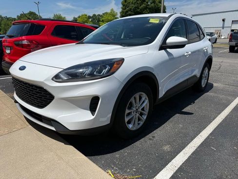 Used 2021 Ford Escape SE w/ Convenience Package AWD/4WD image 1