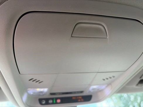 Used 2022 Chevrolet Equinox LT w/ Driver Convenience Package FWD image 28