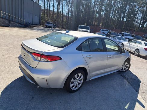 Used 2020 Toyota Corolla LE image 10