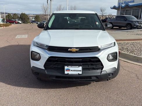 Used 2023 Chevrolet TrailBlazer LS image 2