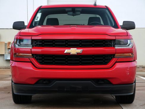 Used 2018 Chevrolet Silverado 1500 Custom w/ Custom Convenience Package RWD image 15