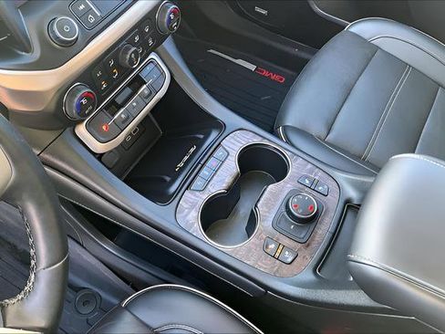 Used 2023 GMC Acadia Denali w/ Denali Ultimate Package AWD/4WD image 19
