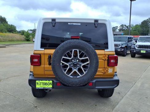 New 2026 Jeep Wrangler Unlimited Sahara AWD/4WD image 3
