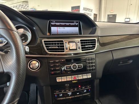 Used 2014 Mercedes-Benz E 350 Sedan image 24