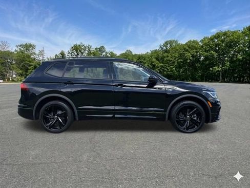 Used 2024 Volkswagen Tiguan SE R-Line AWD/4WD image 10
