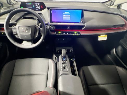 New 2026 Toyota Prius Plug-In Hybrid FWD image 29