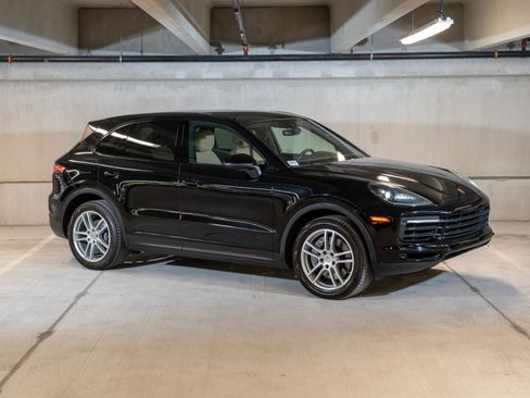 Certified 2022 Porsche Cayenne AWD/4WD image 9