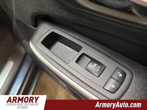 Used 2019 Jeep Cherokee Limited image 41