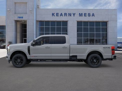 New 2026 Ford F250 Lariat w/ Black Appearance Package image 32