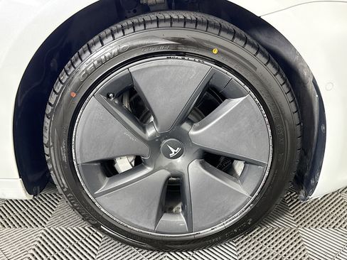Used 2021 Tesla Model 3 Standard Range image 29