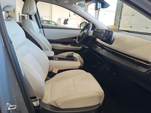Used 2024 Nissan Ariya AWD image 6