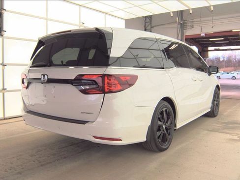 Used 2024 Honda Odyssey Sport image 4