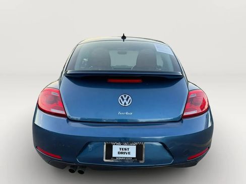 Used 2016 Volkswagen Beetle 1.8T Classic FWD image 8