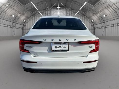 Used 2019 Volvo S60 T5 Momentum w/ Premium Package image 5
