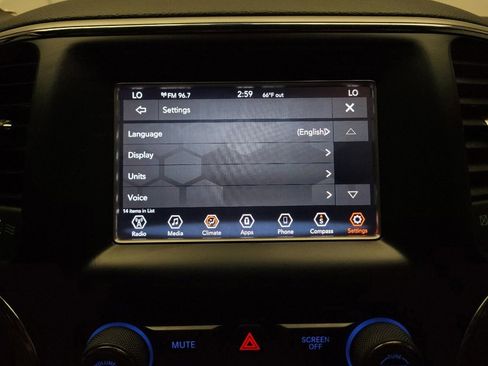 Used 2019 Jeep Grand Cherokee Laredo image 25