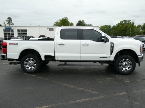 Used 2023 Ford F250 Lariat w/ Lariat Ultimate Package AWD/4WD image 5