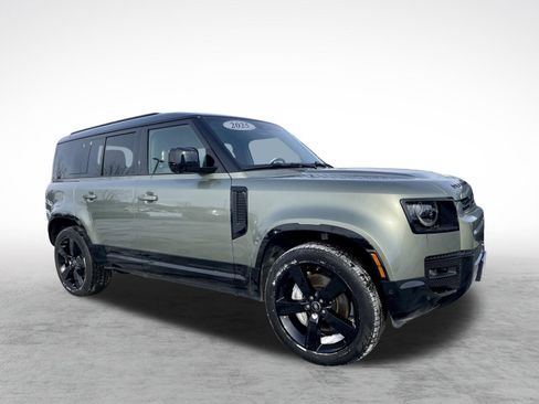 Used 2025 Land Rover Defender 110 X-Dynamic SE AWD/4WD image 34