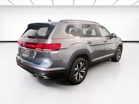 Used 2025 Volkswagen Atlas SE FWD image 4