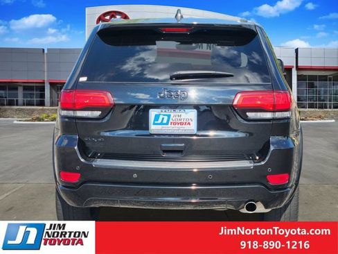 Used 2022 Jeep Grand Cherokee Laredo X AWD/4WD image 8