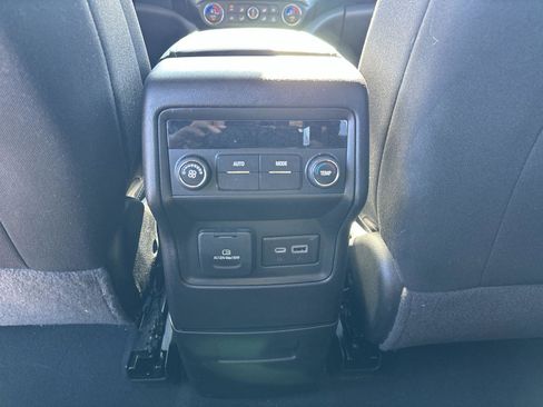 Certified 2023 GMC Acadia SLE w/ Driver Convenience Package image 20