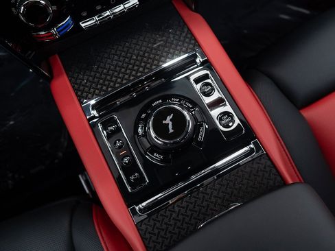 New 2025 Rolls-Royce Cullinan Black Badge w/ Leather Finishing Pack image 42