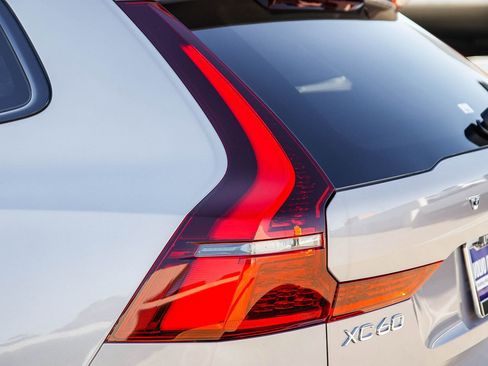 New 2026 Volvo XC60 B5 Plus image 7