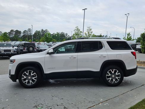 Used 2023 GMC Acadia SLT AWD/4WD image 4
