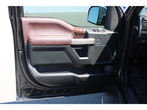 Used 2015 Ford F150 Platinum w/ Technology Package image 6