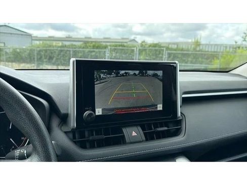 Certified 2025 Toyota RAV4 XLE FWD image 30
