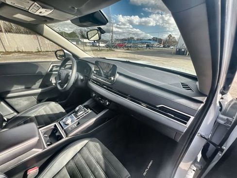 Used 2024 Mitsubishi Outlander SE image 28