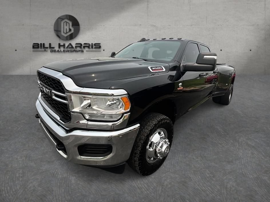 Used 2024 RAM 3500 Tradesman w/ Chrome Appearance Group AWD/4WD image 1
