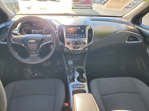 Used 2018 Chevrolet Cruze LT FWD image 28