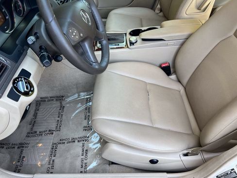 Used 2010 Mercedes-Benz C 350 Sport image 9