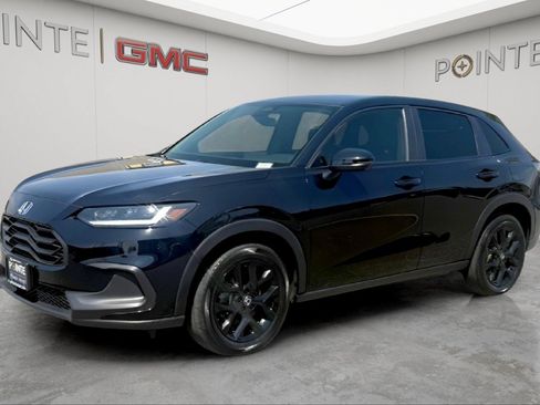 Used 2025 Honda HR-V Sport image 3