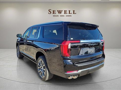 Used 2026 GMC Yukon XL Denali w/ Sun & Power Step Package AWD/4WD image 3
