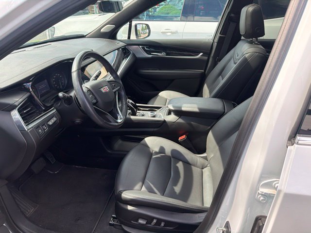Used 2023 Cadillac XT6 Premium Luxury w/ Technology Package AWD/4WD image 5