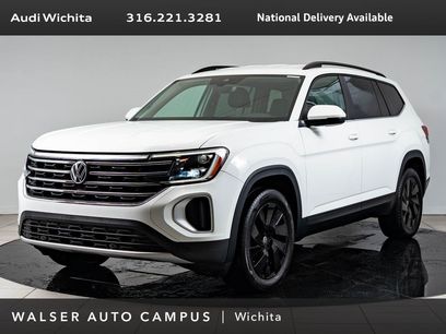 Used 2025 Volkswagen Atlas SE w/ Black Wheel Package