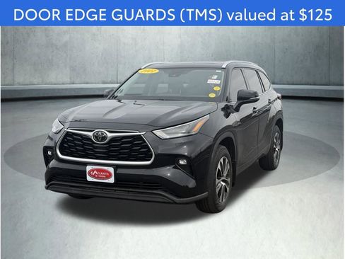 Used 2021 Toyota Highlander XLE image 5