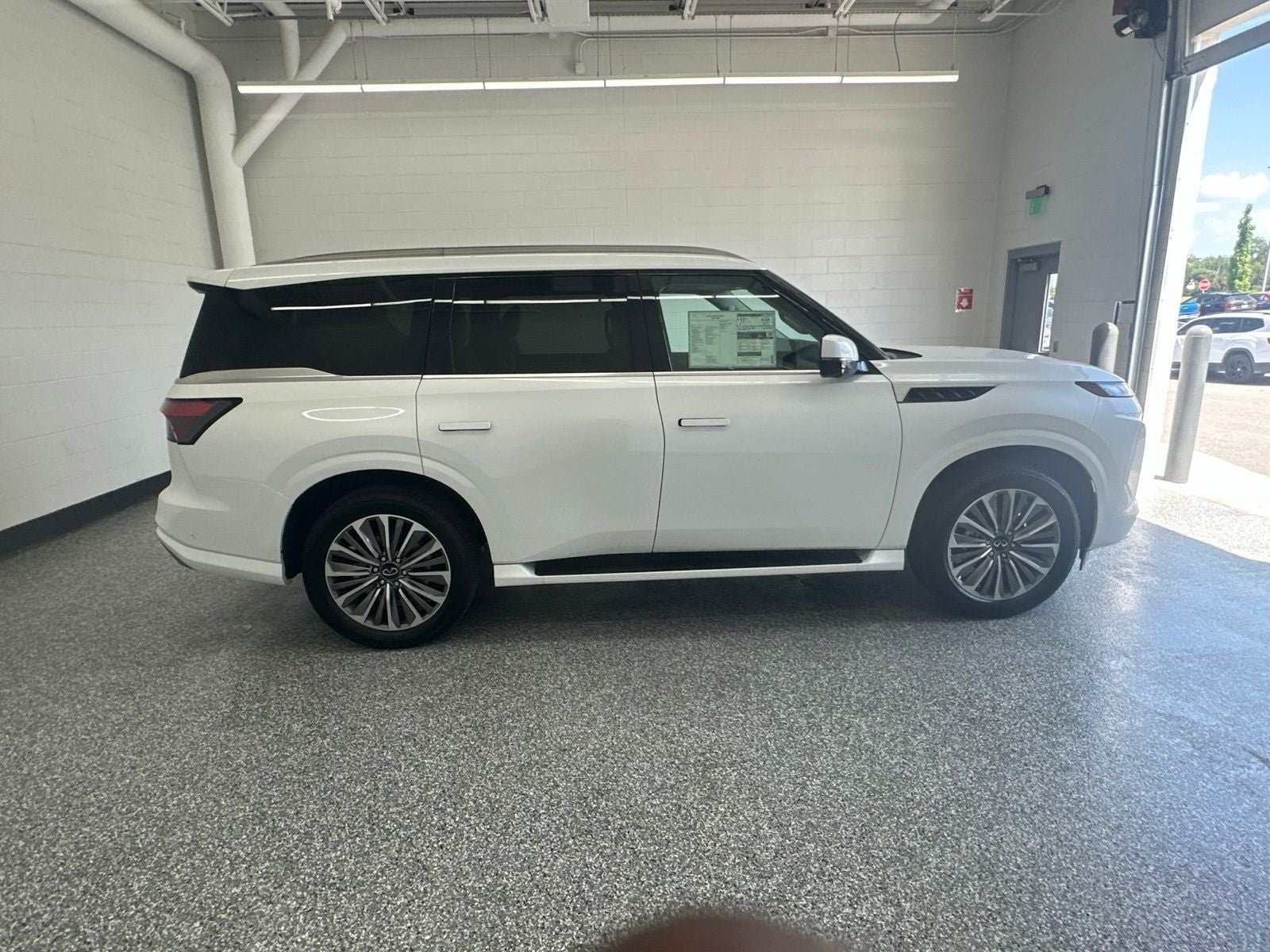 New 2027 INFINITI QX80 Luxe w/ Cargo Package AWD/4WD image 8
