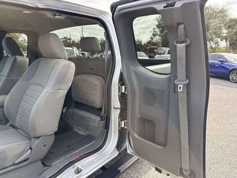 Used 2018 Nissan Frontier S image 16