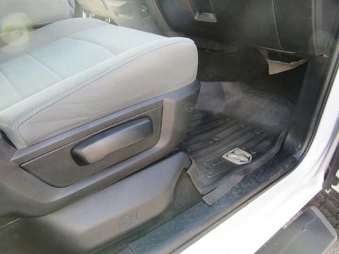 Used 2017 RAM 2500 SLT image 19