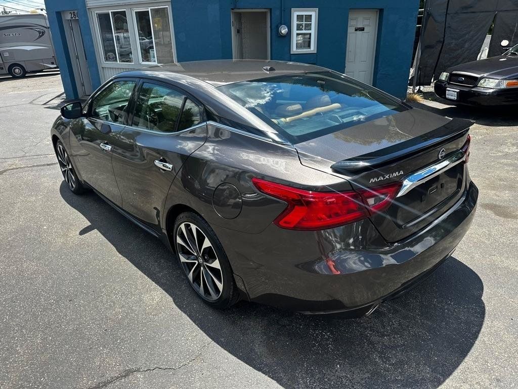 Used 2016 Nissan Maxima SR FWD image 4