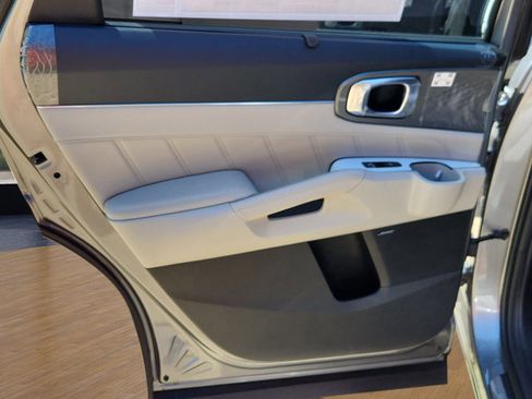 Used 2023 Kia Sorento SX Prestige image 26