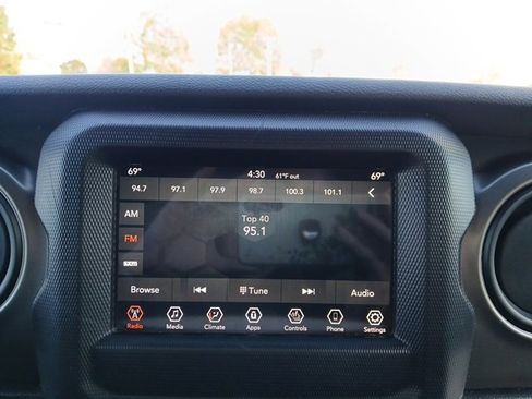 Used 2020 Jeep Gladiator Sport w/ Quick Order Package 24S image 20