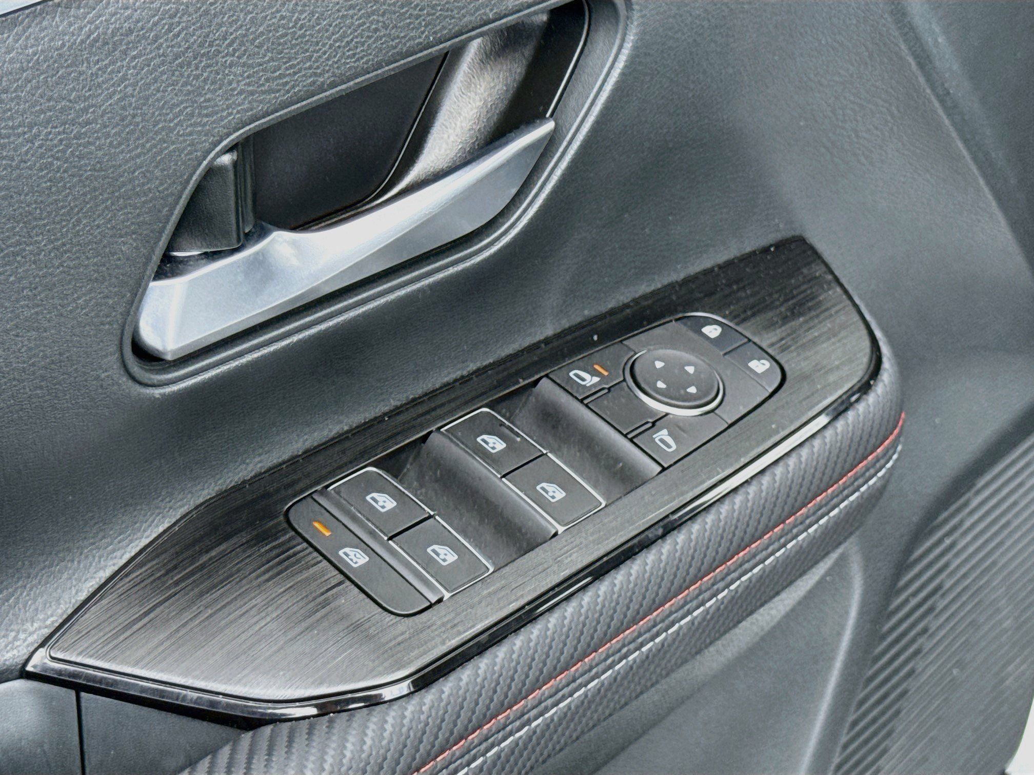 Certified 2025 Nissan Kicks SR AWD/4WD image 10