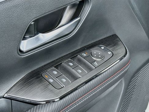Certified 2025 Nissan Kicks SR AWD/4WD image 10