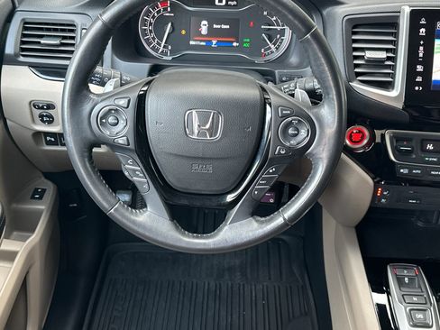Used 2017 Honda Pilot Elite image 11