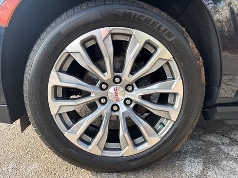 Used 2021 GMC Yukon Denali w/ Denali Ultimate Package image 8