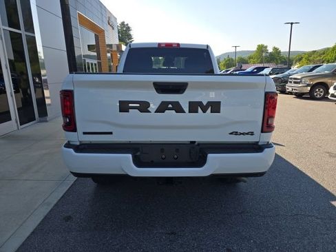 Certified 2025 RAM 2500 Big Horn AWD/4WD image 6