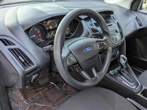 Used 2015 Ford Focus SE image 10